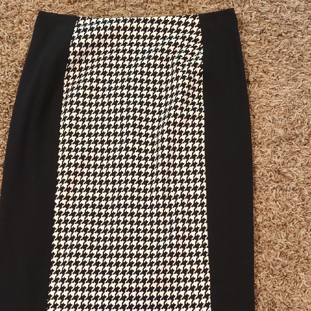 Michael Kors Black and White Houndstooth Pencil Skirt
